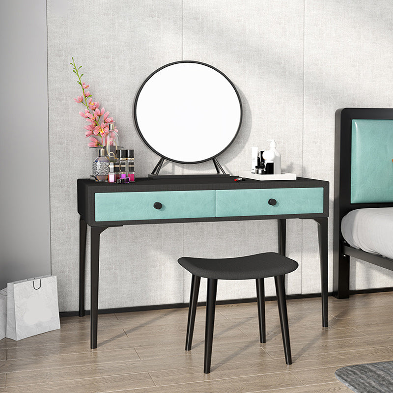 Metall -Waschtisch mit Stuhl und Spiegel in schwarz/weißer Waschtisch