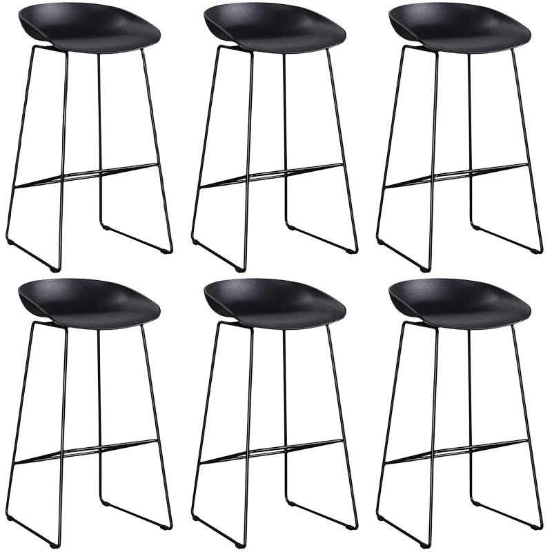 Industrial Low Back Bar Stool Metal Bar Stools in Black for Home Use