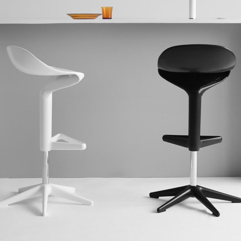 Sgabello da barretta di altezza regolabile scandinava