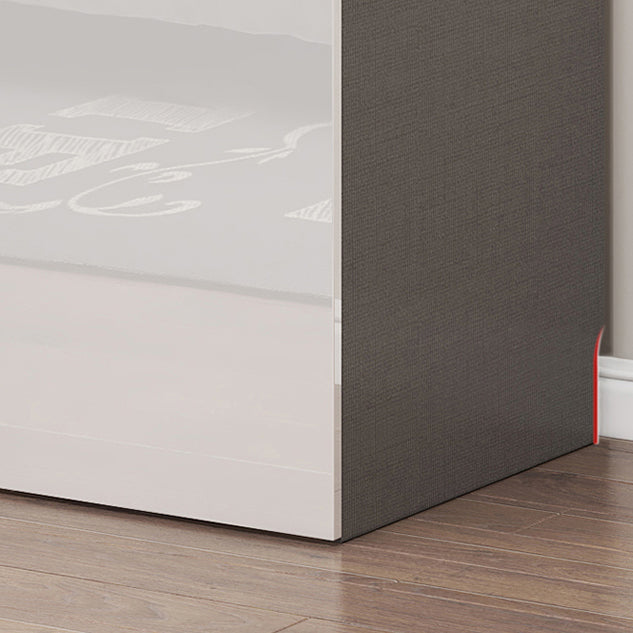 Guardaroba a specchio bianco armadio ingegnerizzato in legno.