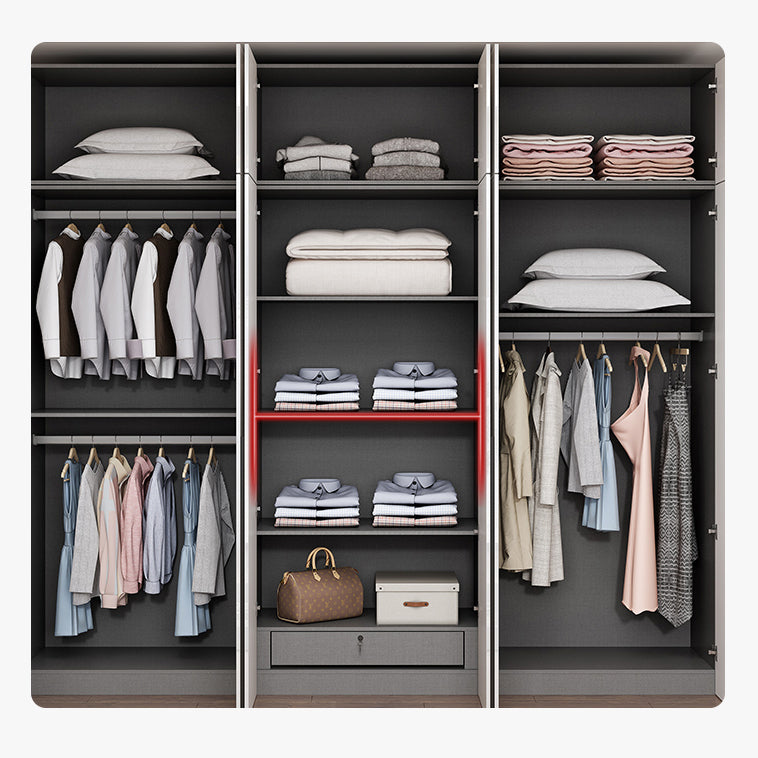 Guardaroba a specchio bianco armadio ingegnerizzato in legno.