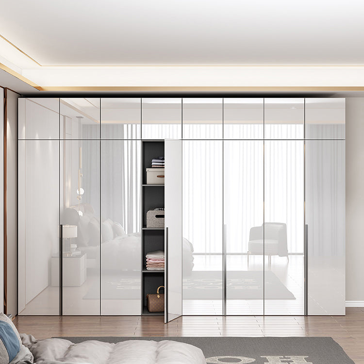 Guardaroba a specchio bianco armadio ingegnerizzato in legno.