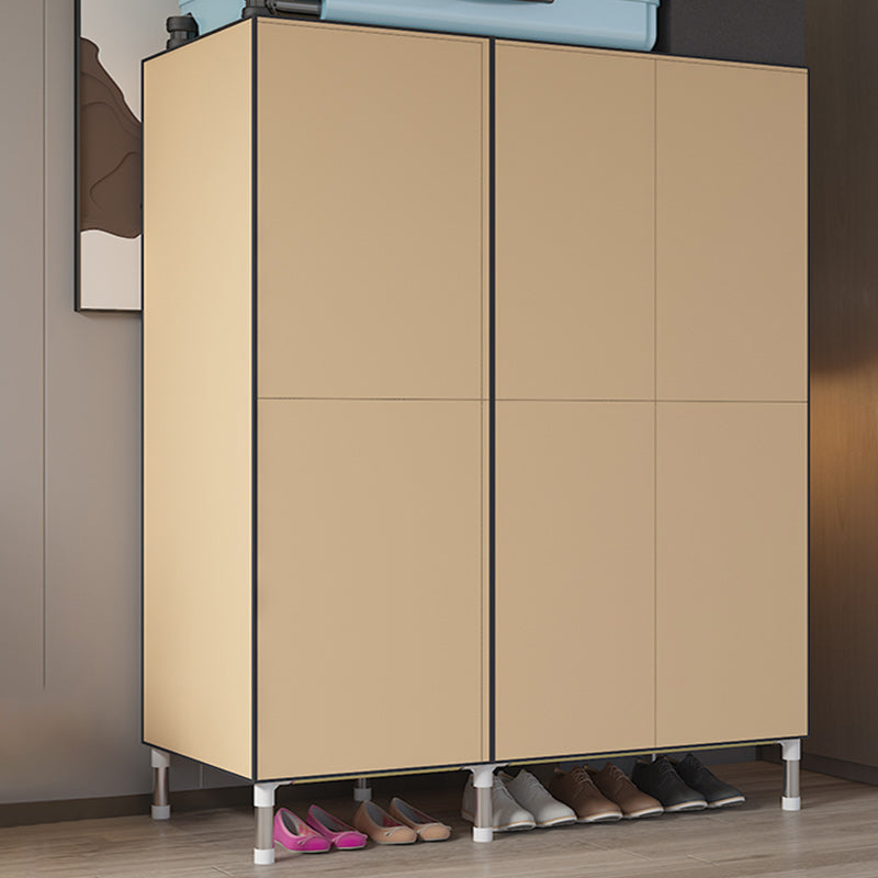 Armario de marco de metal plateado Armario de vestuario de estilo moderno para dormitorio