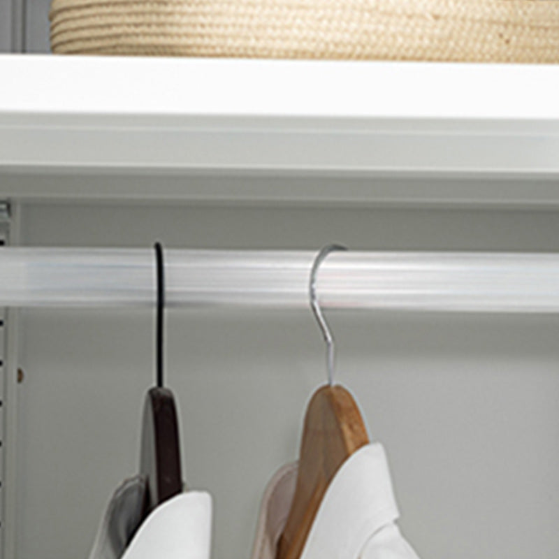 Mat afwerkingskast met kledingstaaf Eigentijdse metalen opbergkast met scharnierende deur