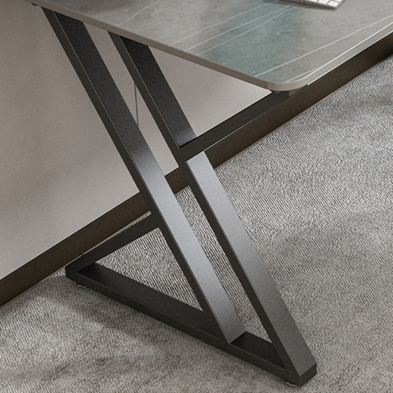 Scrivania rettangolare da ufficio in slitta di altezza da 30 pollici con gambe di ferro per ufficio