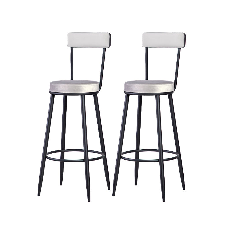 Sgabello da bar rotondo di ferro scandinavo.