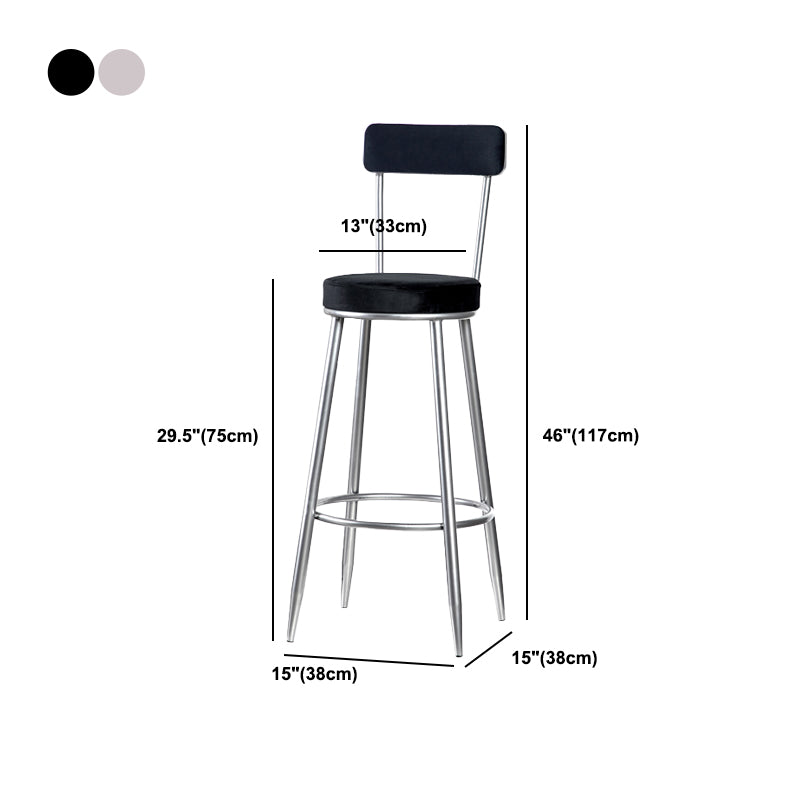 Sgabello da bar rotondo di ferro scandinavo.