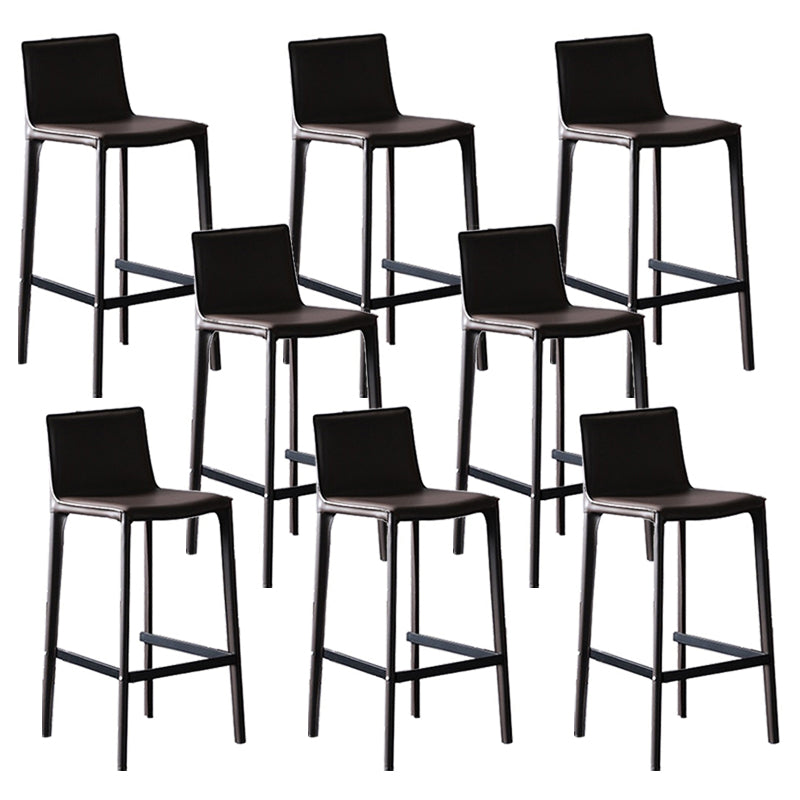 Taburetes de cuero de cuero escandinavo taburete de barra de metal para uso en el hogar