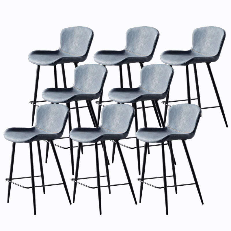 Sgabello imbottito in pelle senza schienale scandinavo