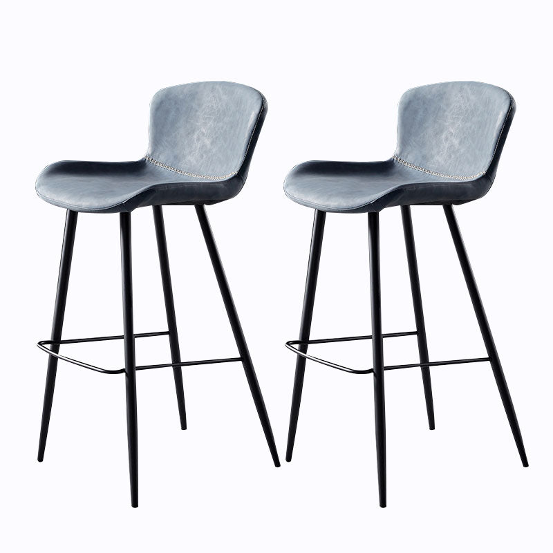 Sgabello imbottito in pelle senza schienale scandinavo