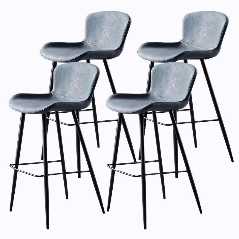 Sgabello imbottito in pelle senza schienale scandinavo