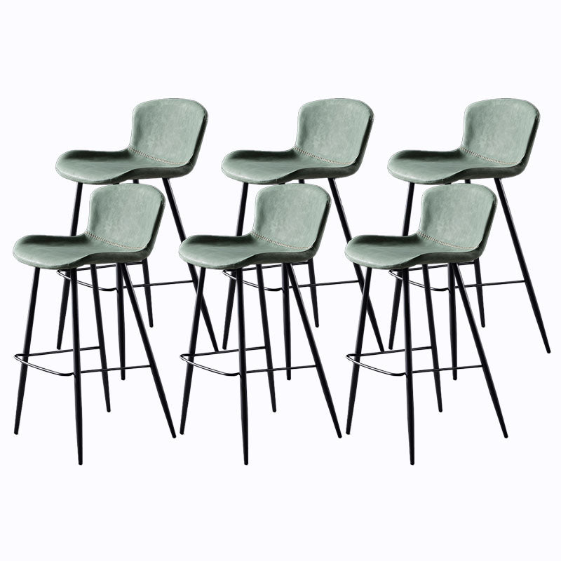 Sgabello imbottito in pelle senza schienale scandinavo