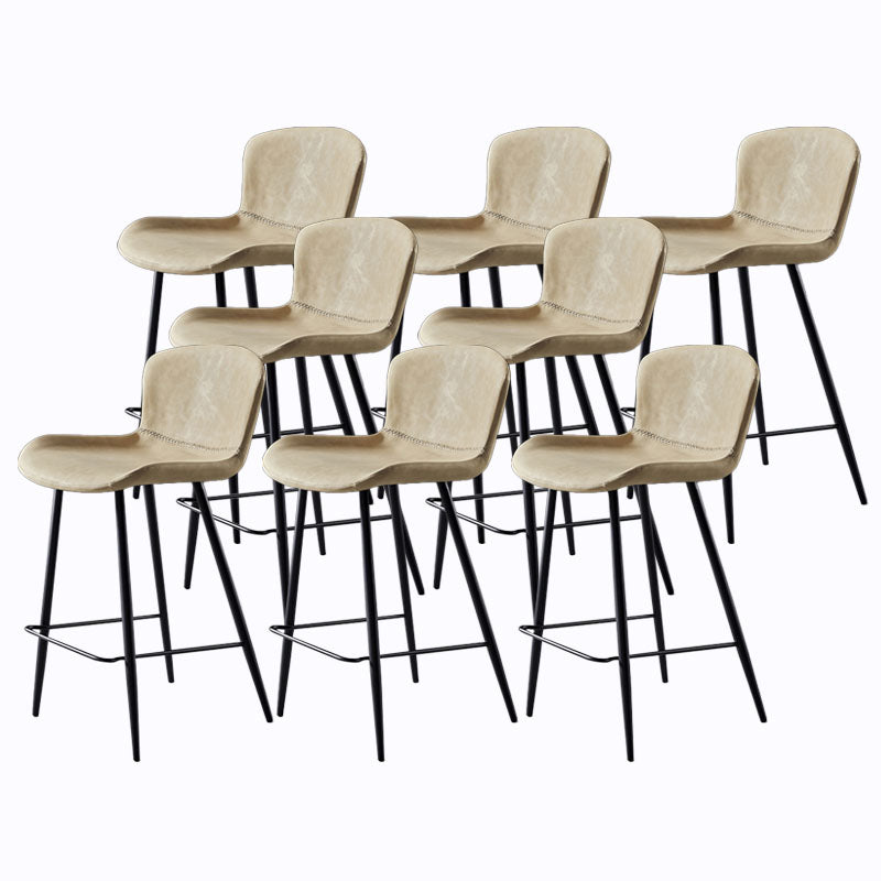 Sgabello imbottito in pelle senza schienale scandinavo