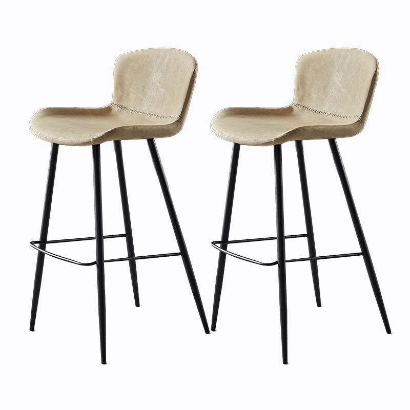 Sgabello imbottito in pelle senza schienale scandinavo