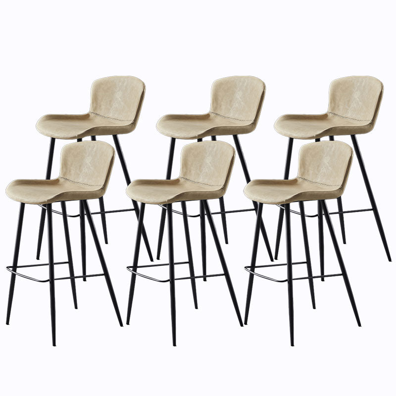 Sgabello imbottito in pelle senza schienale scandinavo