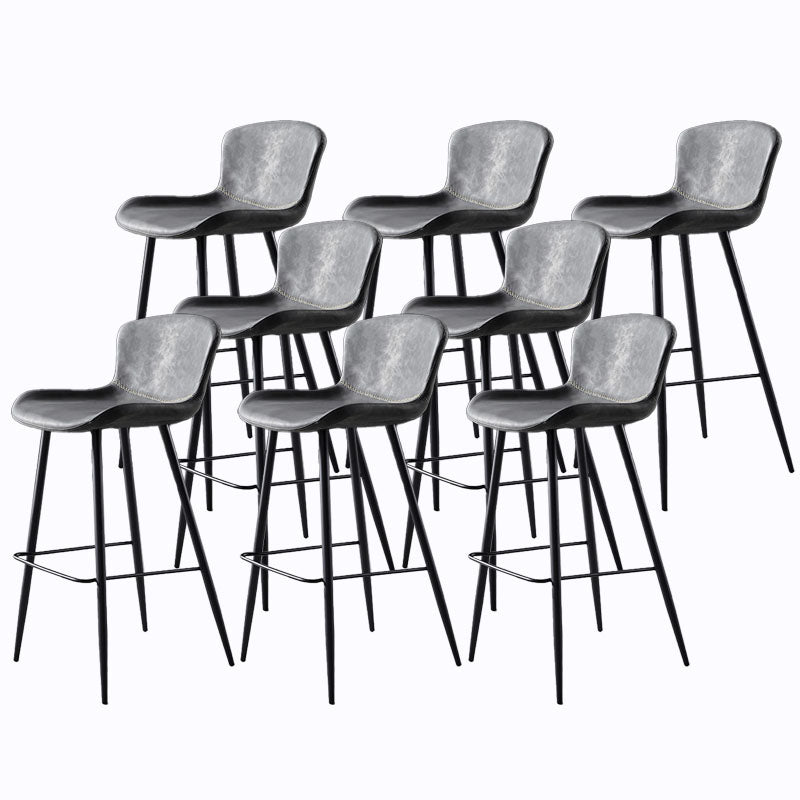 Sgabello imbottito in pelle senza schienale scandinavo