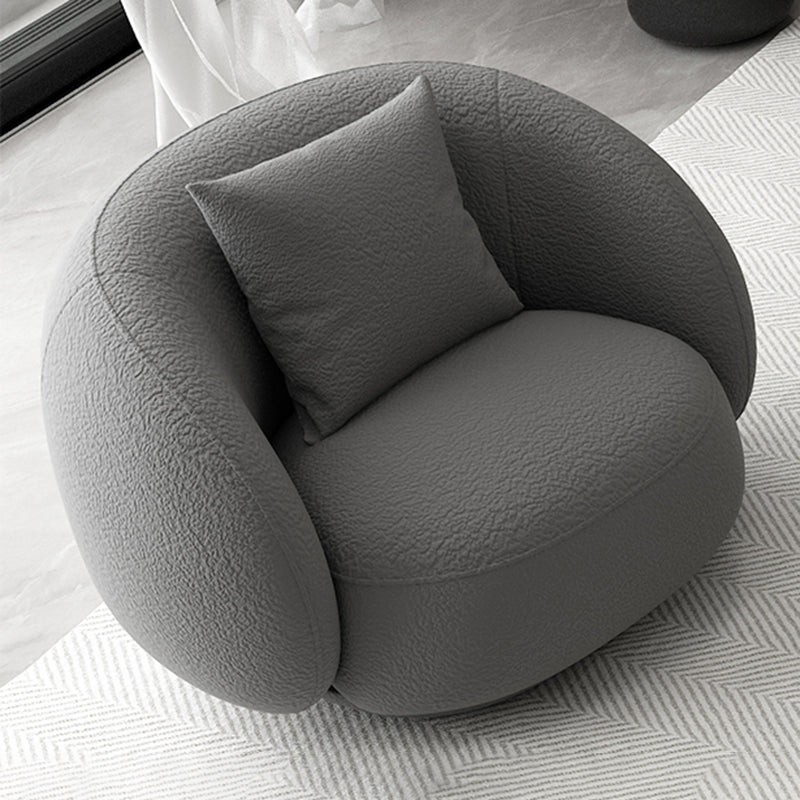 Moderne stijl bank met gebogen rug en gewatteerde sponszitting bank