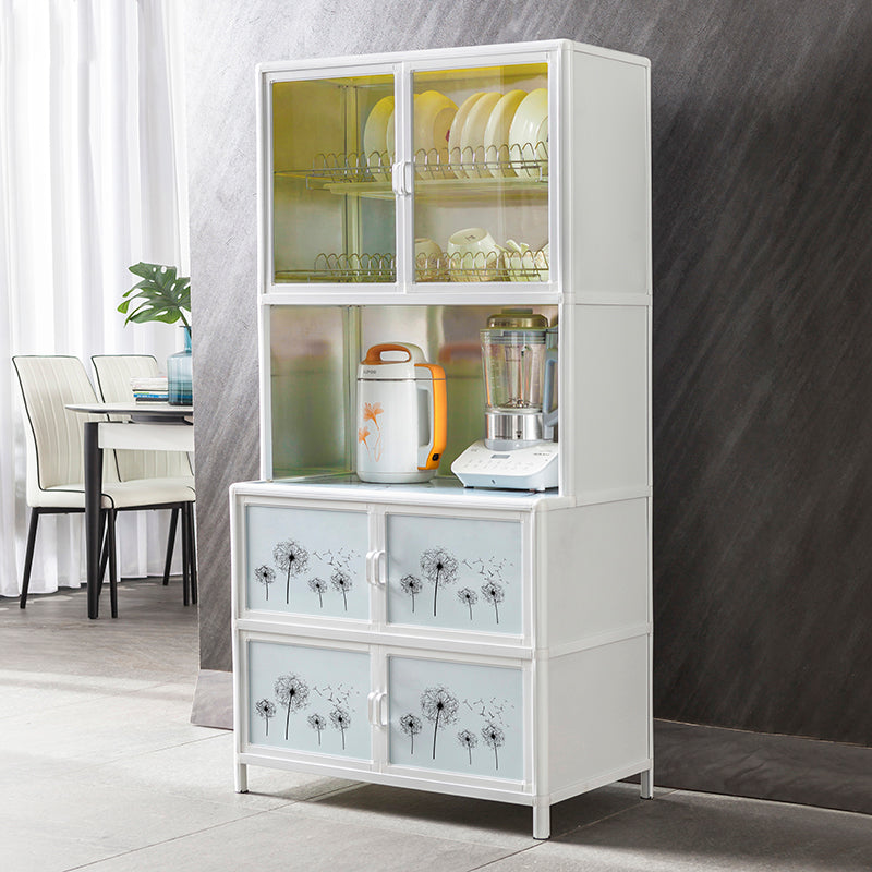 Sala da pranzo moderni mobili a buffet vetro e deposito