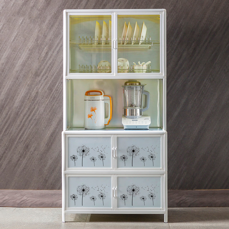 Sala da pranzo moderni mobili a buffet vetro e deposito