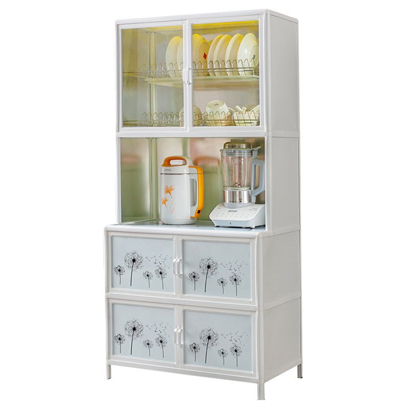 Sala da pranzo moderni mobili a buffet vetro e deposito