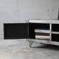 Meuble TV 17,72"H, console TV grise de style industriel avec 2 portes pour salon