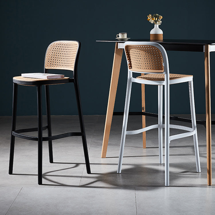 Sgabello da bar con barra da barra moderna moderna moderna moderna.