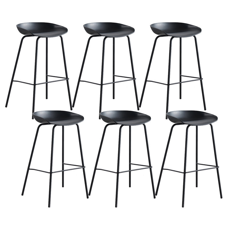 Moderne plastic voorgevormde stoel voetsteun metalen basiskruk voor woonkamer