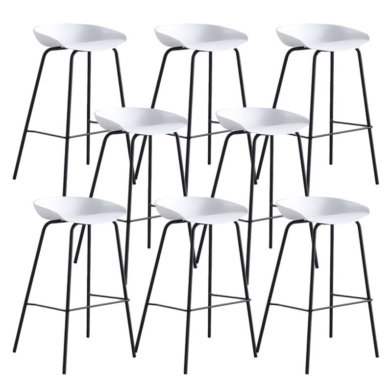 Moderne plastic voorgevormde stoel voetsteun metalen basiskruk voor woonkamer