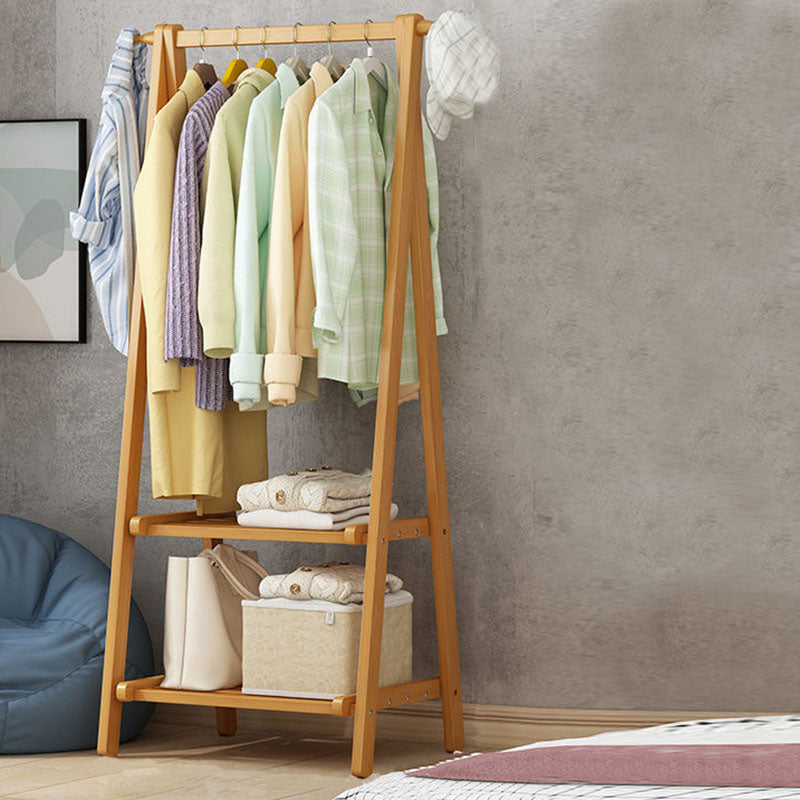 Appuntamento scandinavo per appendiabiti in legno di stoccaggio senza piedi.