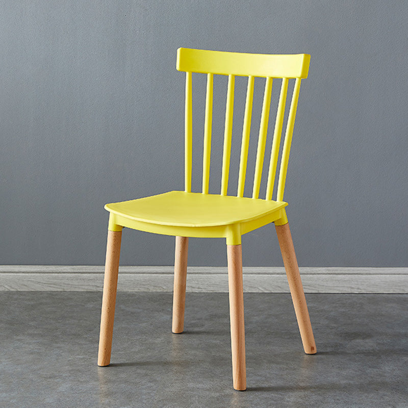 Sedia a bordo posteriore in legno contemporaneo in legno.