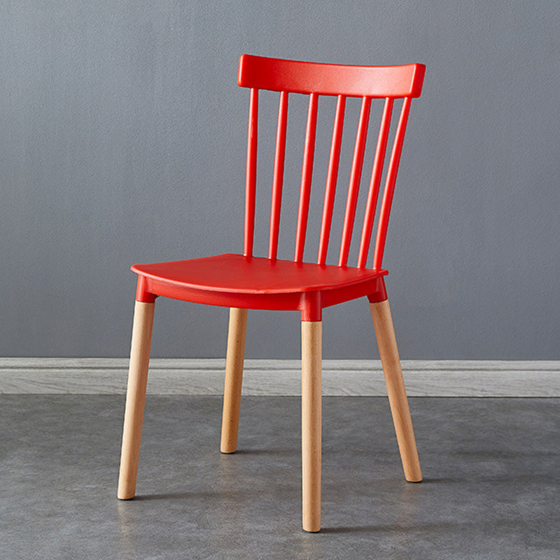 Sedia a bordo posteriore in legno contemporaneo in legno.