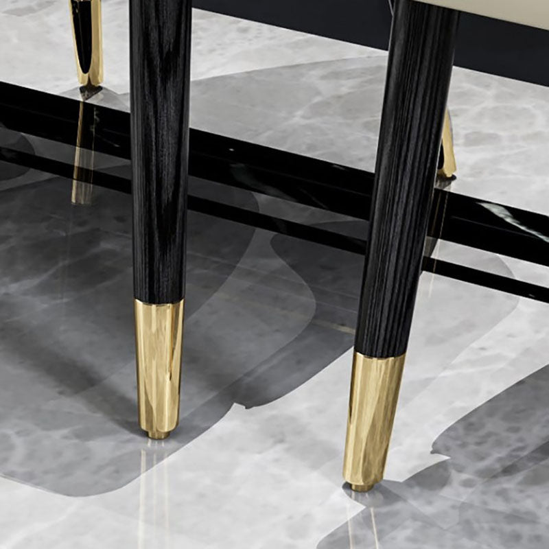 スカンジナビアスタイルのソリッドバックダイニングサイドチェアPUレザーダイニングサイドチェアキッチン