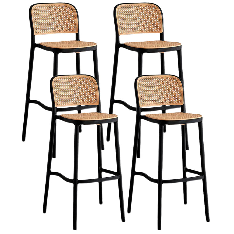 Sgabello moderno con poggiapiedi quadrato Sgabello in rattan di plastica in bianco e nero