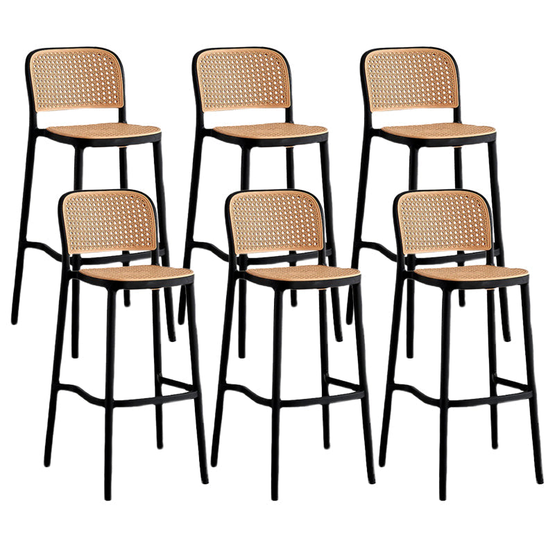 Sgabello moderno con poggiapiedi quadrato Sgabello in rattan di plastica in bianco e nero