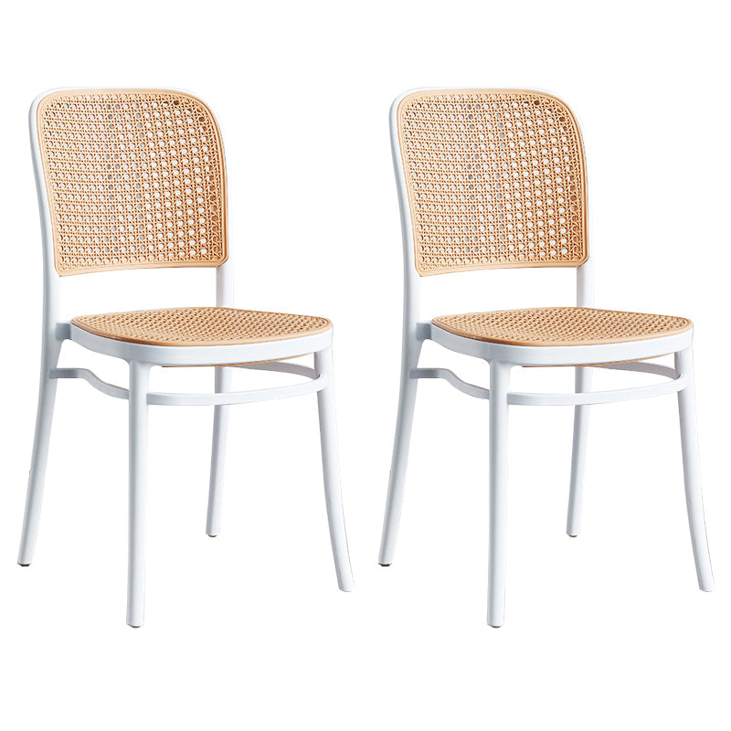Sgabello moderno con poggiapiedi quadrato Sgabello in rattan di plastica in bianco e nero