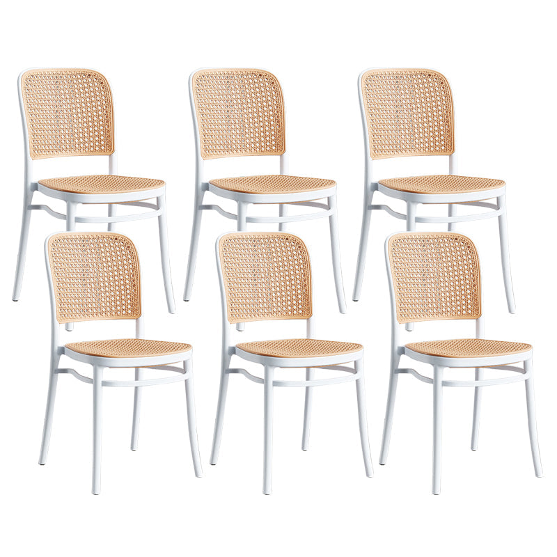Sgabello moderno con poggiapiedi quadrato Sgabello in rattan di plastica in bianco e nero