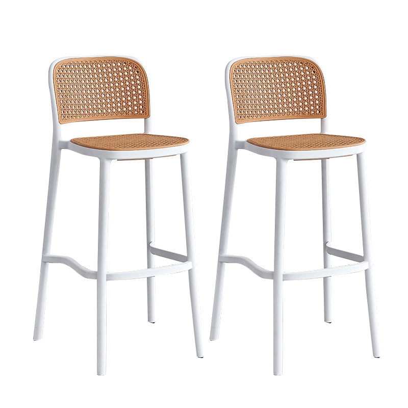 Sgabello moderno con poggiapiedi quadrato Sgabello in rattan di plastica in bianco e nero