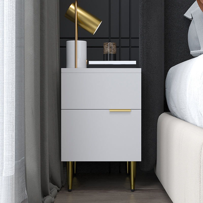 Mesa de noche de madera de imitación glamorosa de 18 pulgadas H Mesa de 1 cortavadora en gris/blanco