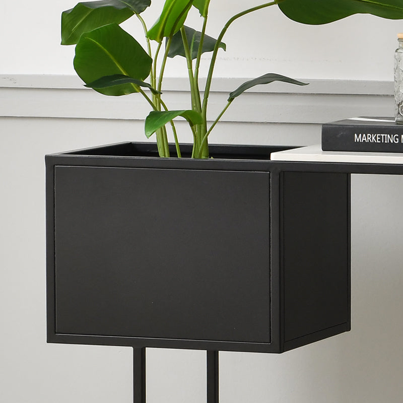 Tabella di consoe di base con cornice di ferro con top in pietra e scaffale