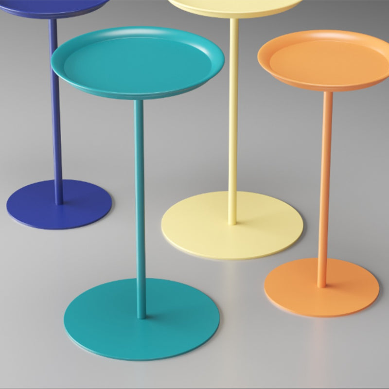 Tavolino in metallo rotondo con base laterale moderna di base di base di piedistallo