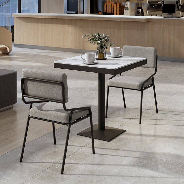 Table à manger carrée industrielle en métal