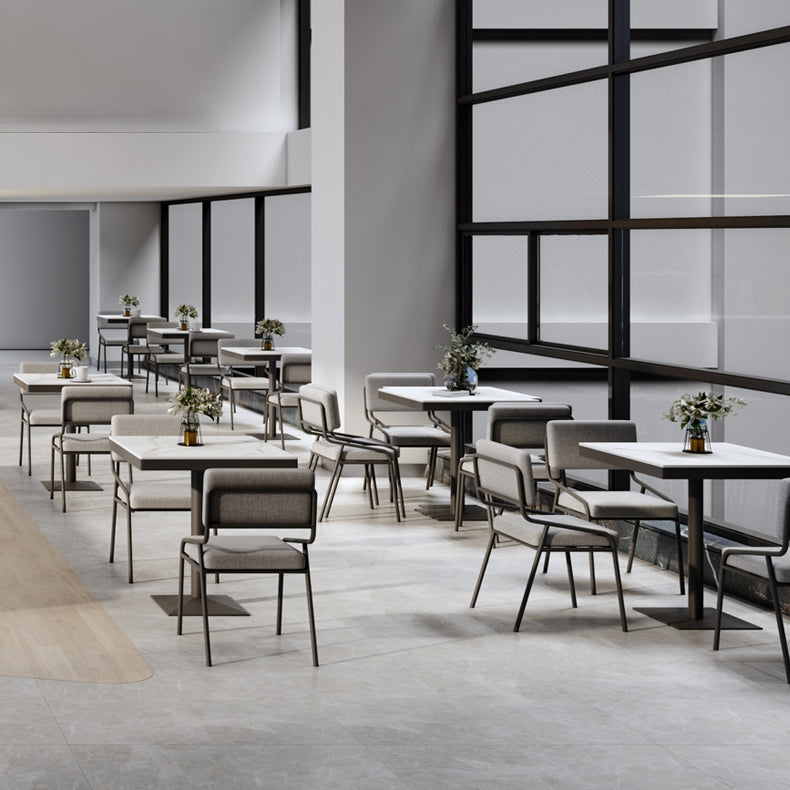 Table à manger carrée industrielle en métal