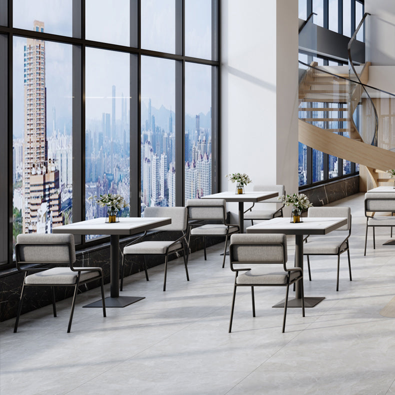 Table à manger carrée industrielle en métal