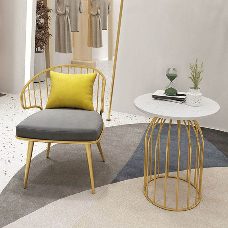 スカンジナビアスタイルのウィンザーバックチェアアームレス布張りサイドチェア