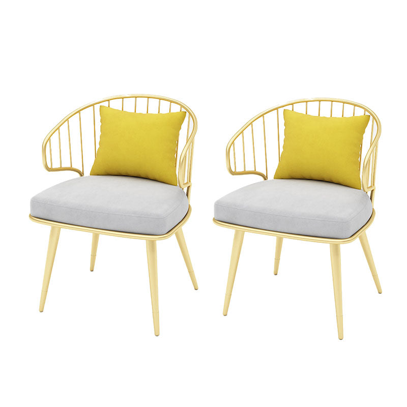 スカンジナビアスタイルのウィンザーバックチェアアームレス布張りサイドチェア