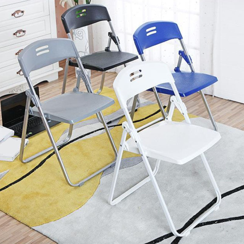 Sedia conferenza imbottita moderna senza braccio.