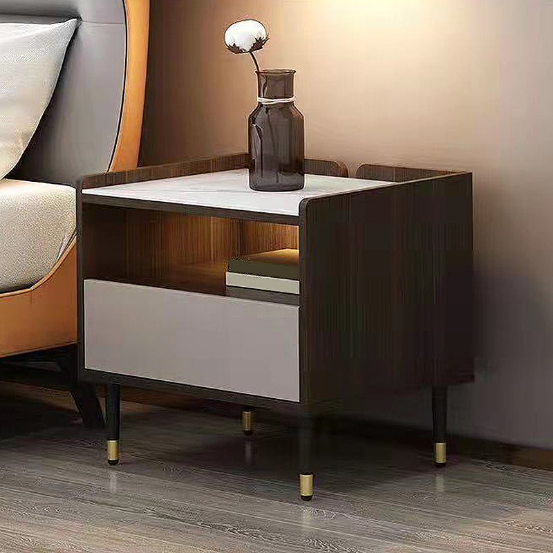 Moderna de piedra Top Nightstand Almacenamiento abierto de 18 pulgadas H Mesa de 1 cortavadora con piernas con piernas