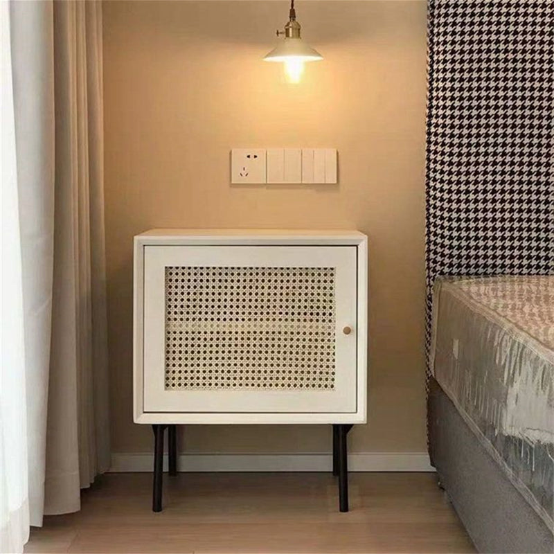 Moderno suscrime a legno in legno a 1 scaffale da 24 pollici da 24 pollici H comodino in legno massiccio con gambe