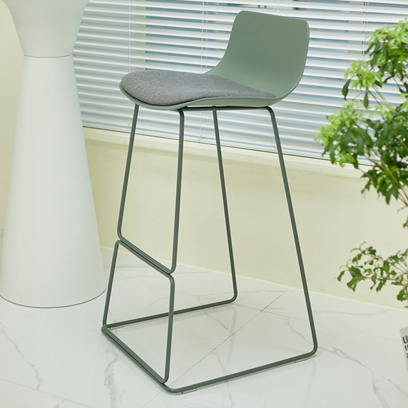 Indoor Footrest Dining Stool Plastic Industrial Low Back Counter-height Stool Clearhalo 'Bar Furniture' 'Bar Stools' 'bar_stools' 'furn' 'furn_bar_stools' 'Furniture' 'Kitchen & Dining Furniture' 5638418