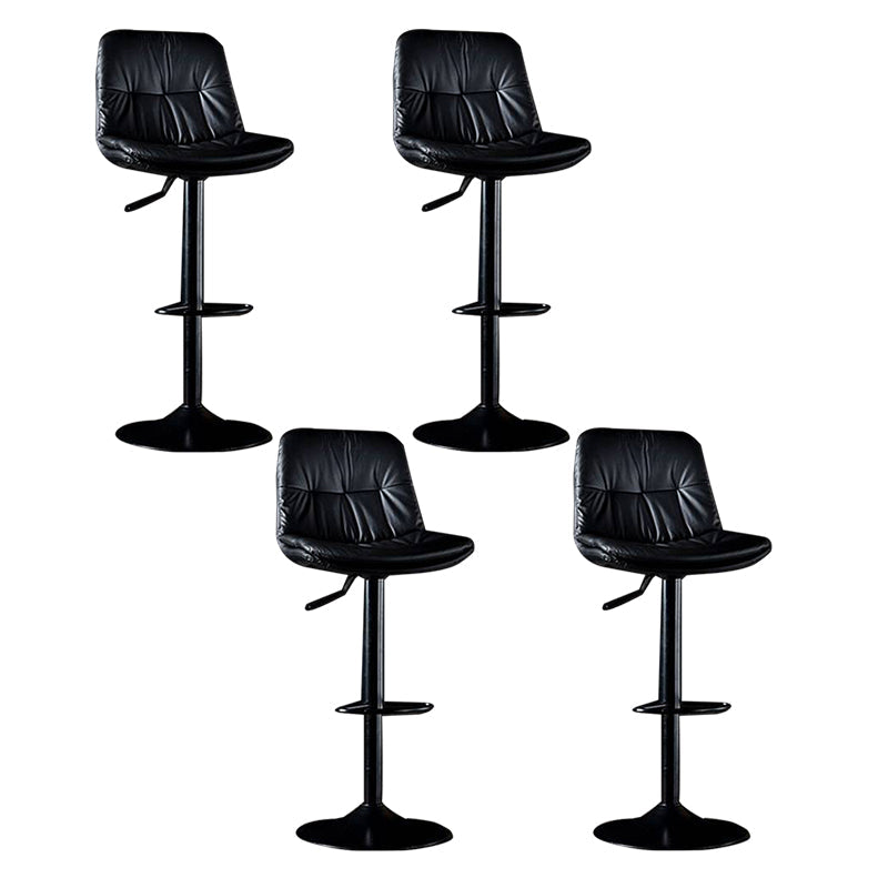 Sgabello moderno in fuorise fritta in fuoventà in metallo regolabile nella finitura opaca